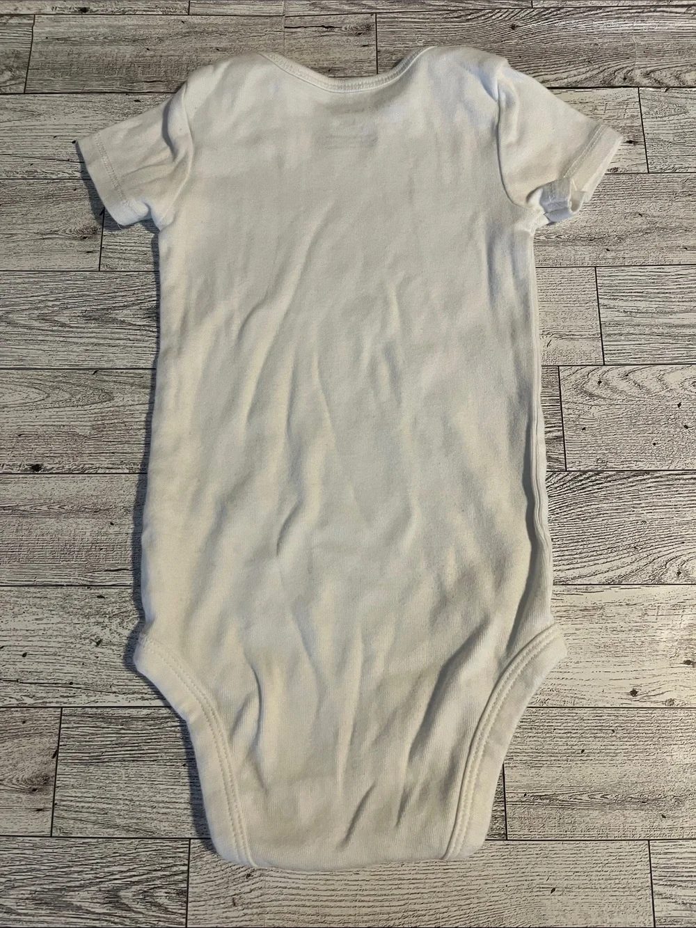 Carter's White Ribbed Three-Piece Set with 'love' Graphic Size 9 Months